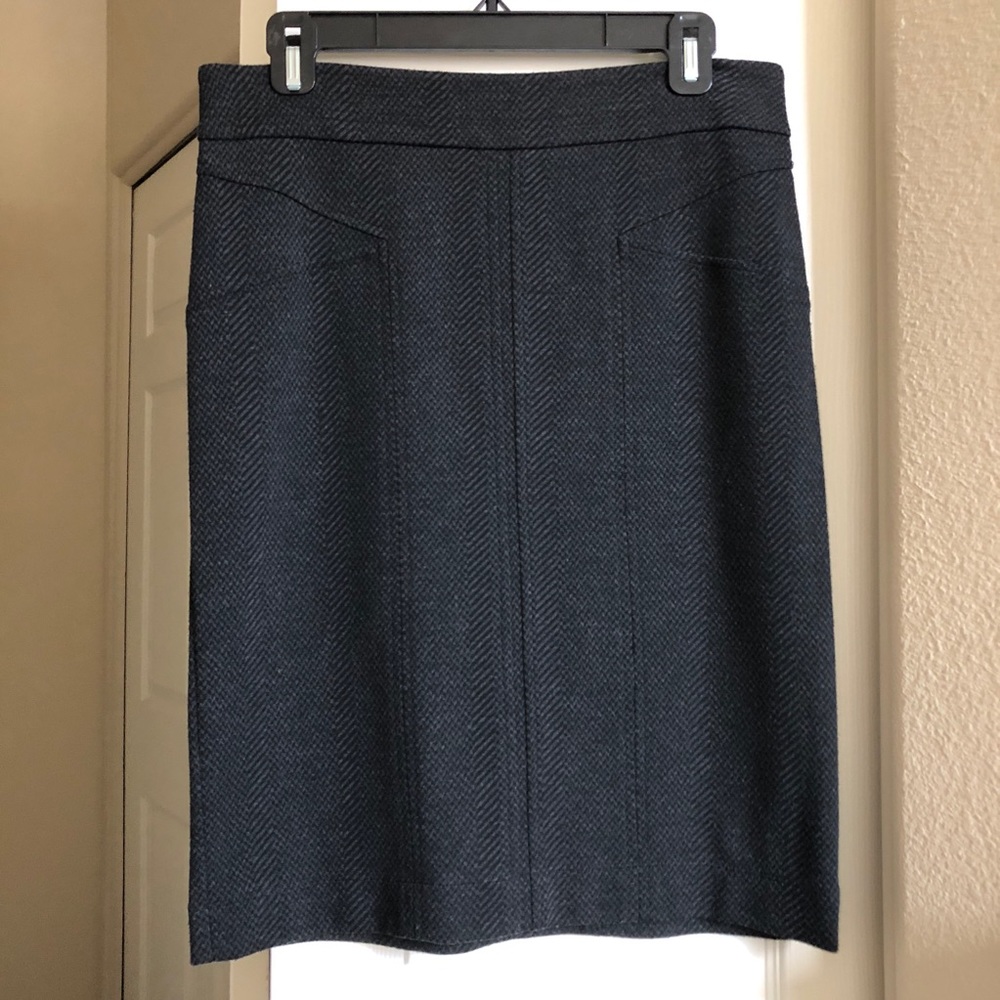 BCBGMAXAZRIA Pencil Skirt with Zipper Closure EUC
